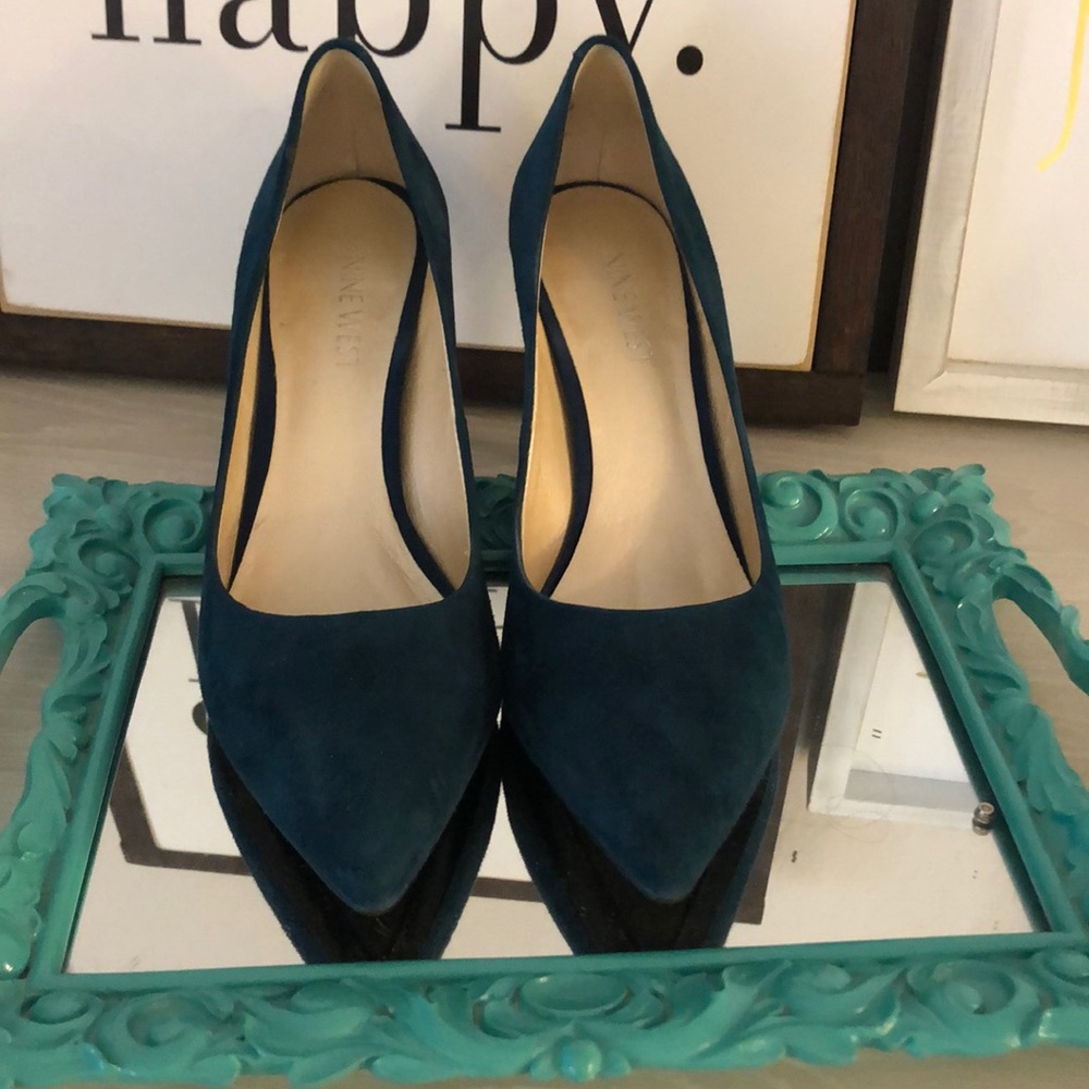 Gorgeous Peacock Suede Heels